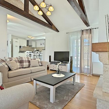 Stone Villa Zahara Ližnjan Exteriör bild