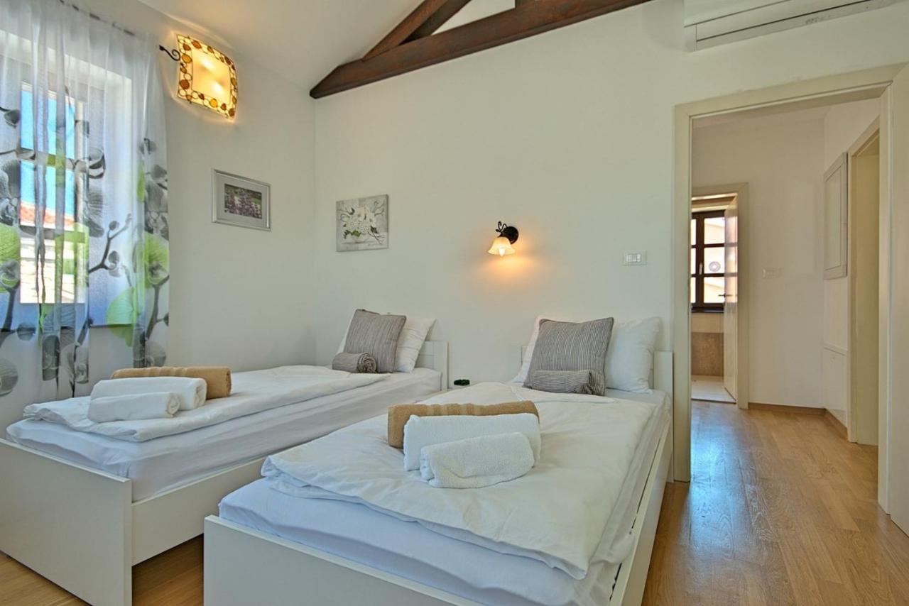 Stone Villa Zahara Ližnjan Exteriör bild